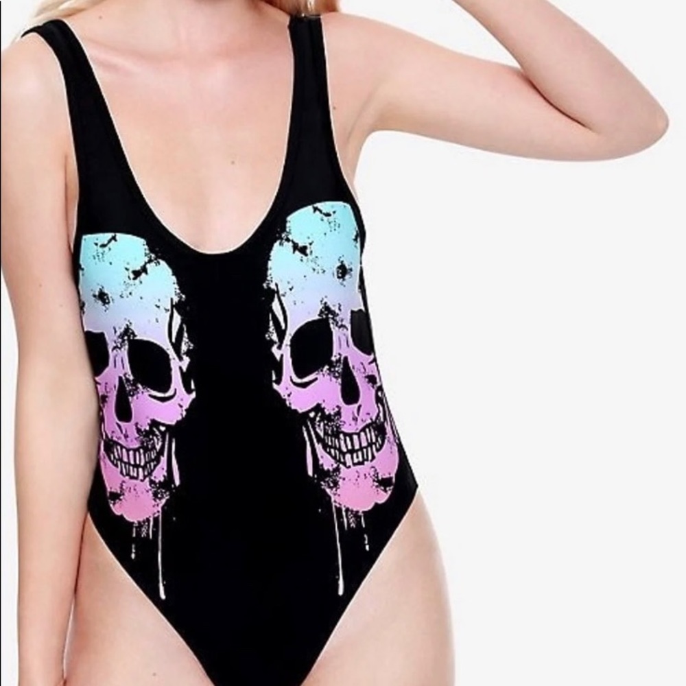 Vintage Hot Topic Colorful Skull One Piece Swimsuit with Matching Cover Up M/XL